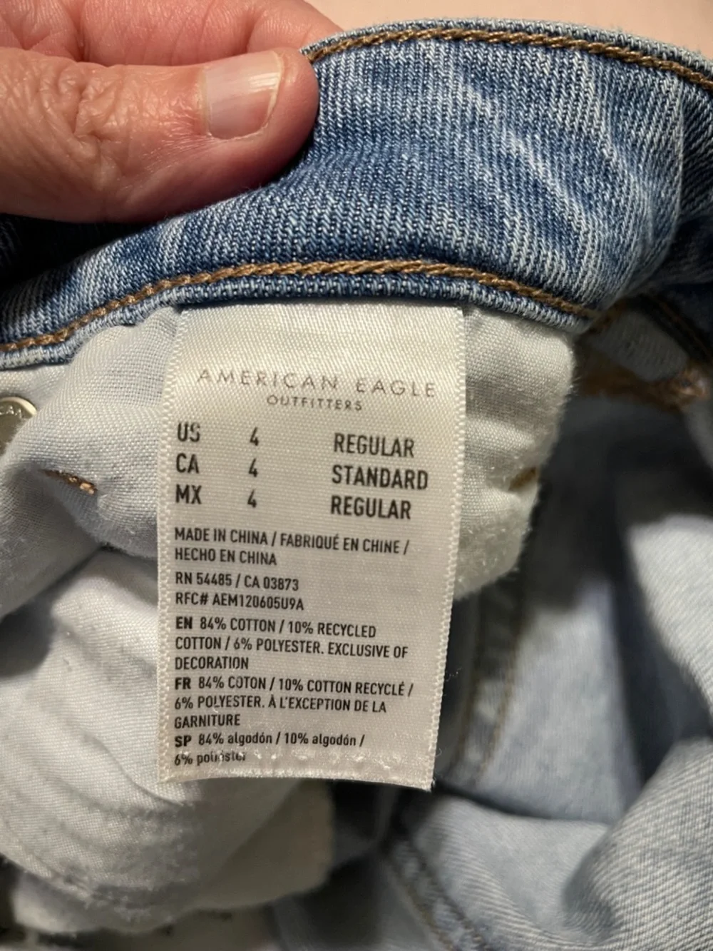 American Eagle Outfitters Mom Jean LightWash Denim Raw Hem Distressed Shorts 4 - Picture 6 of 6